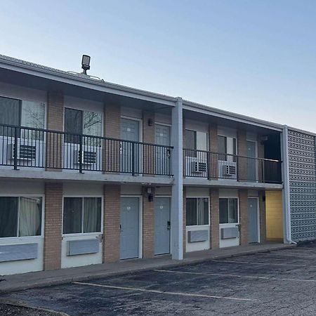 Hotel Super 8 By Wyndham Rockford South Extérieur photo